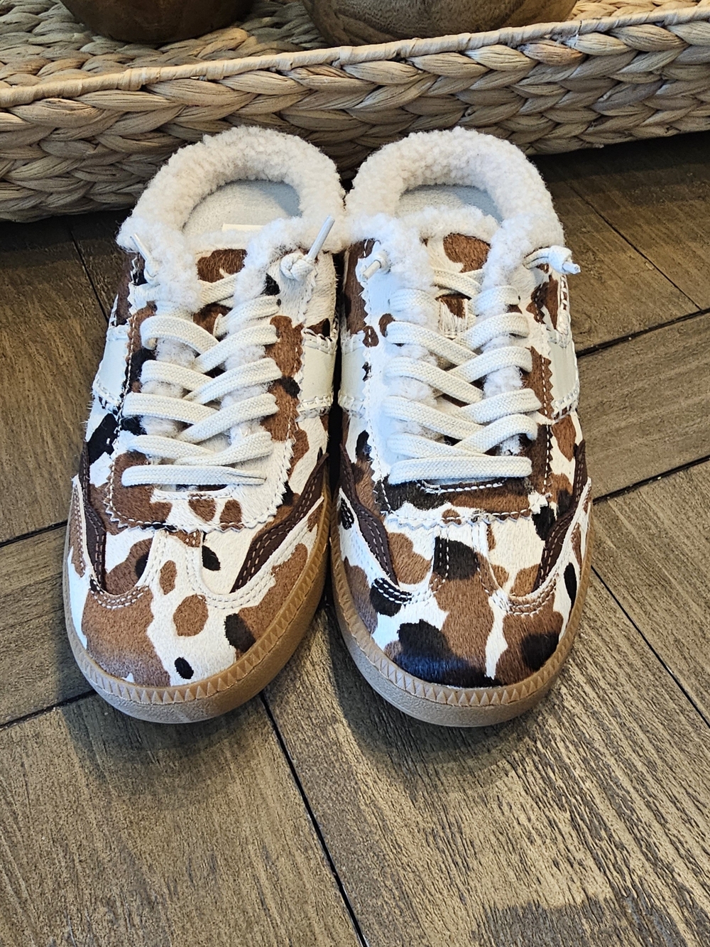 Dolce Vita Brown White Cow-Print Sherpa Sneaker Slides Shoes Women Sz 8/9 10/11
